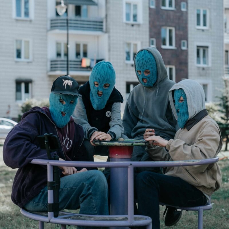 Kadras iš filmo „Ministrantai“